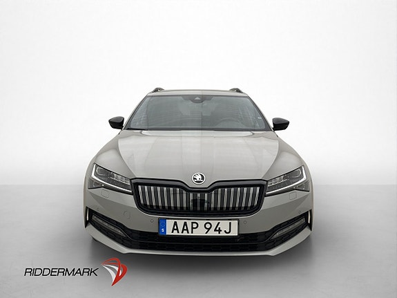 Skoda Superb 2 of 5