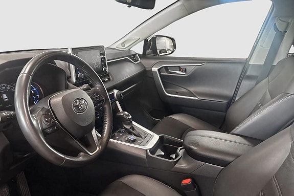 Toyota RAV4 7 of 11