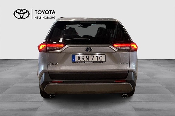 Toyota RAV4 4 of 5