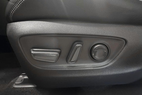 Toyota RAV4 9 of 11