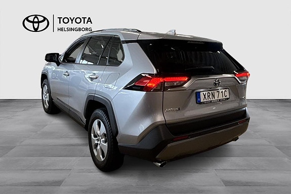 Toyota RAV4 5 of 5