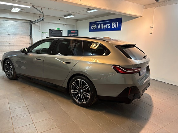 BMW 520d 4 of 5