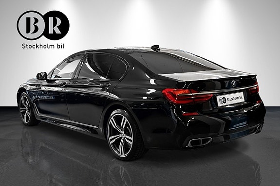 BMW M760Li 2 of 21