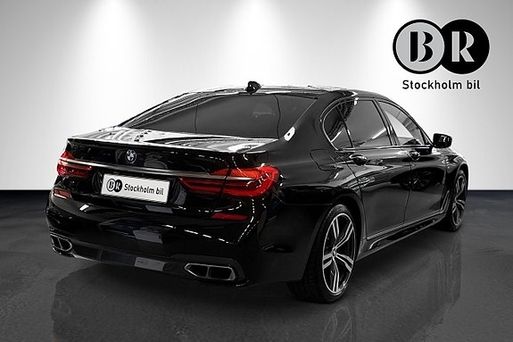 BMW M760Li 3 of 21