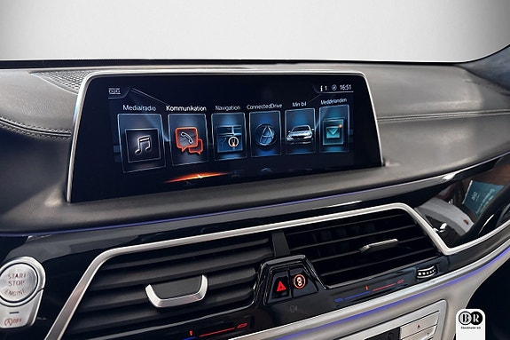BMW M760Li 11 of 21