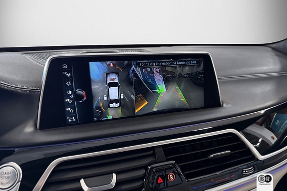 BMW M760Li 13 of 21