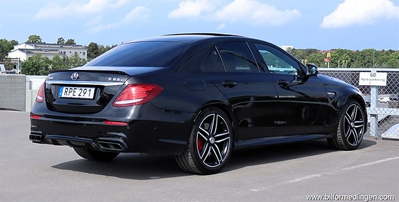 Mercedes-Benz E63 3 of 5