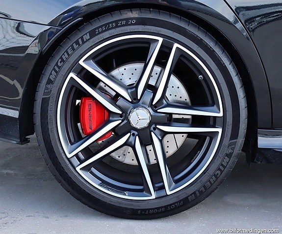Mercedes-Benz E63 4 of 5