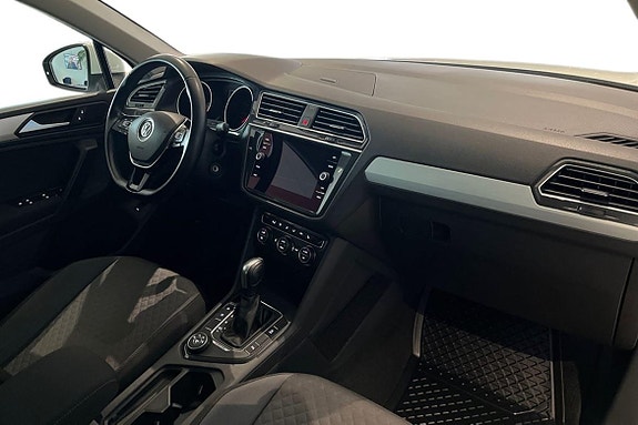 Volkswagen Tiguan 15 of 21