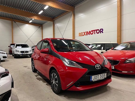 Toyota Aygo 2 of 5