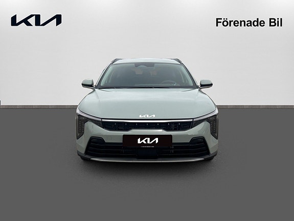 Kia K4 2 of 5