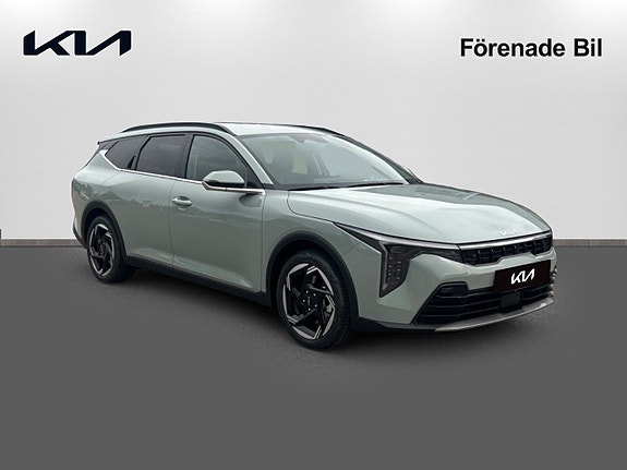 Kia K4 3 of 5