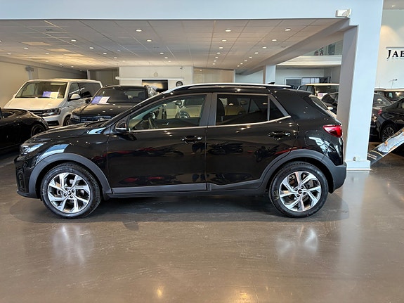 Kia Stonic 2 of 5