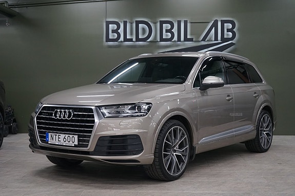 Audi Q7 2 of 5