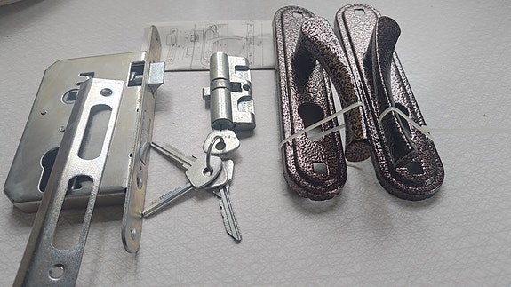 Product image 2 of 3