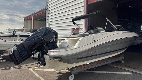 Bayliner VR5 OE / Mercury F200 V6 DTS -22 (Utt. -23)