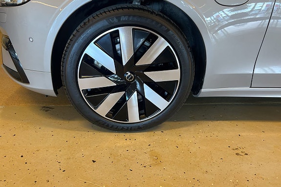 Volvo V90 14 of 27