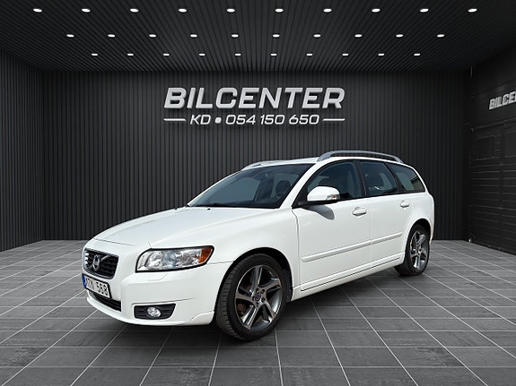 Volvo V50 3 of 5