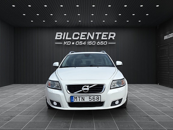 Volvo V50 2 of 5