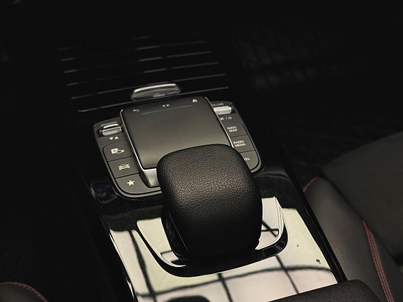 Mercedes-Benz CLA200 d 30 of 30