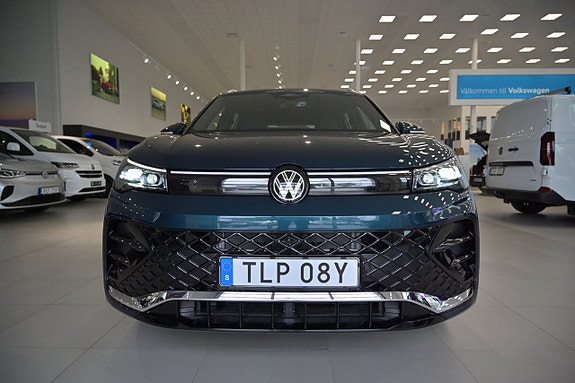 Volkswagen Tiguan 3 of 27
