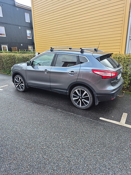 Nissan Qashqai 2 of 5