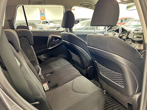 Toyota RAV4 26 of 26