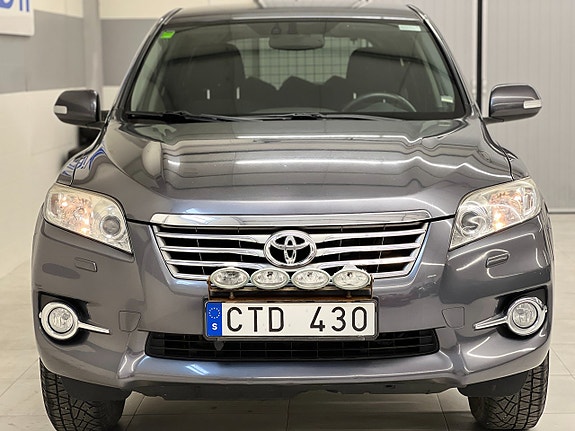 Toyota RAV4 9 of 26