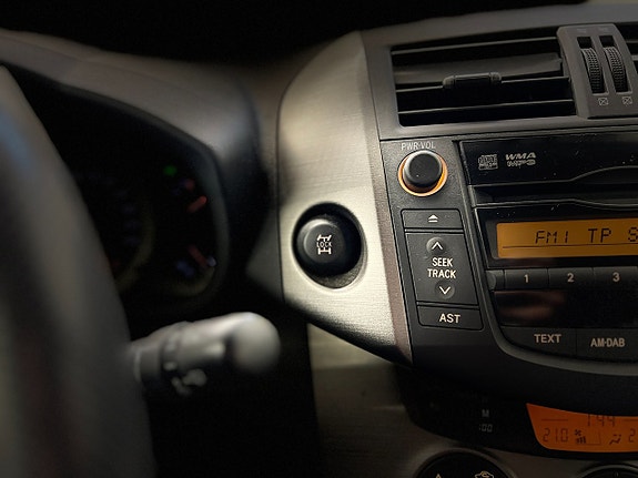 Toyota RAV4 18 of 26