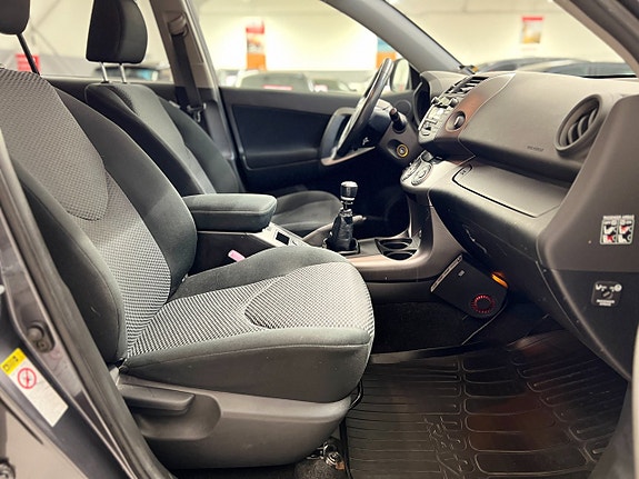 Toyota RAV4 25 of 26
