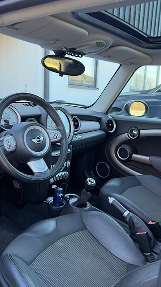 MINI Cooper 3 of 5