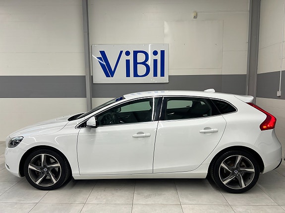 Volvo V40 3 of 5