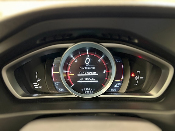 Volvo V40 18 of 28