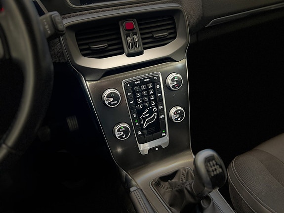 Volvo V40 23 of 28