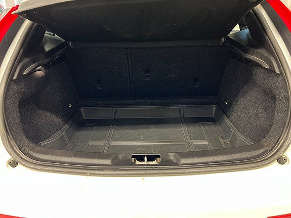 Volvo V40 28 of 28