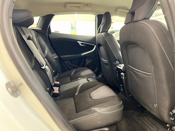 Volvo V40 26 of 28