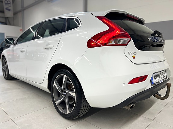 Volvo V40 4 of 5