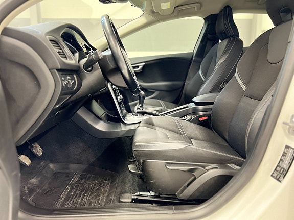 Volvo V40 10 of 28