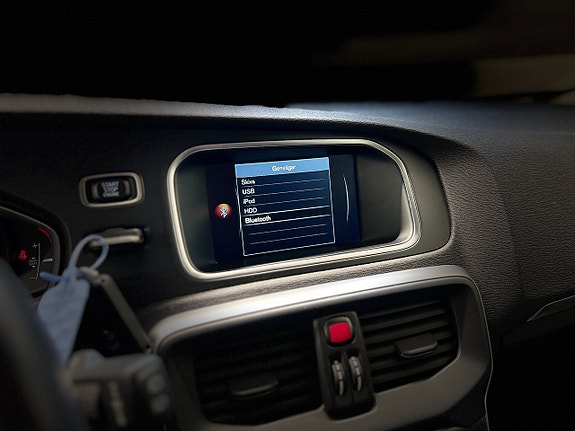 Volvo V40 22 of 28