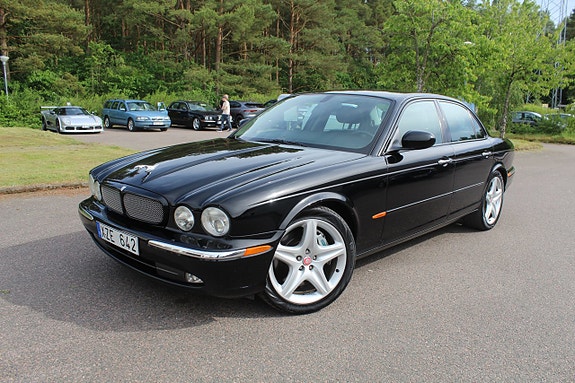 Jaguar XJR