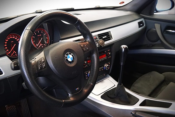 BMW 335i 8 of 11