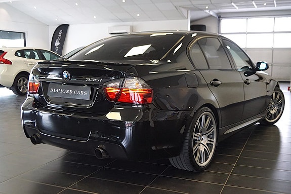 BMW 335i 2 of 5