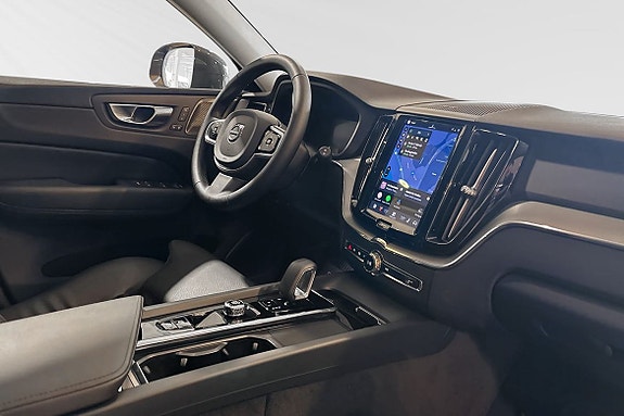 Volvo XC60 10 of 26