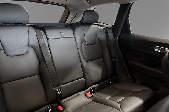 Volvo XC60 11 of 26
