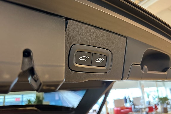 Volvo XC60 16 of 26