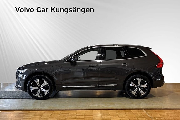 Volvo XC60 3 of 26