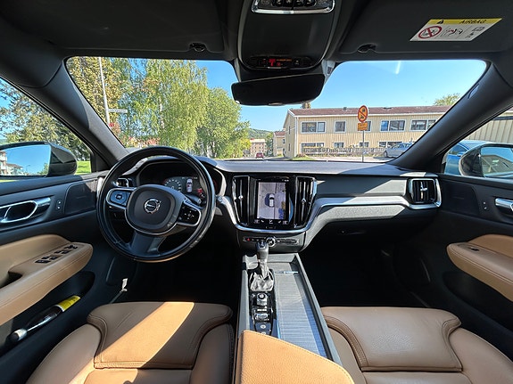 Volvo V60 Cross Country 4 of 5