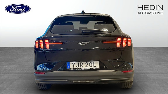Ford Mustang Mach-E 7 of 19