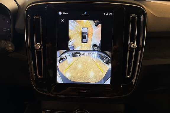 Volvo EX40 19 of 22