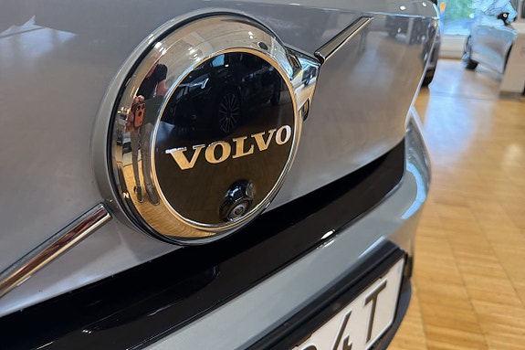 Volvo EX40 12 of 22
